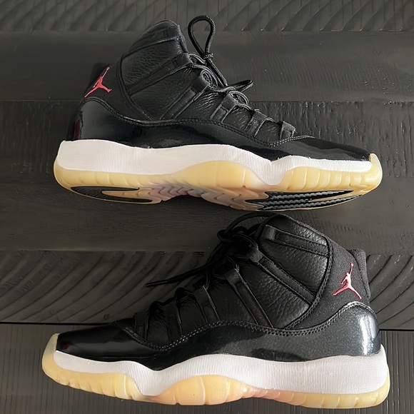 Used Air Jordan 11 Retro ‘72-10’ - Picture 5 of 7